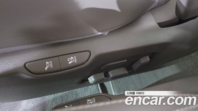 Kia Carnival 2021 — Фото 18/20