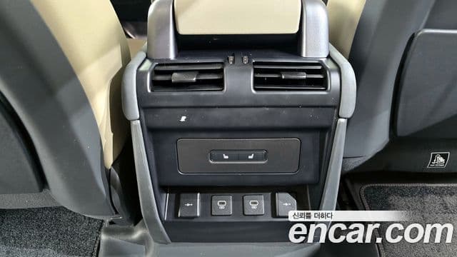 Land Rover Defender 2021 — ფოტო 19/20