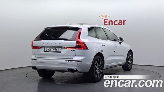 Volvo XC60 2019 — ფოტო 2/20