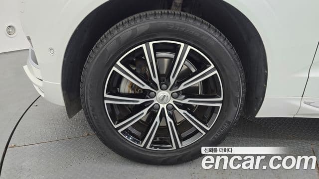 Volvo XC60 2019 — фото 5 из 20