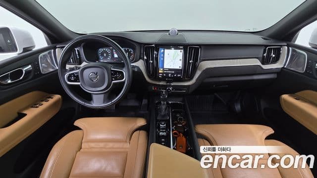 Volvo XC60 2019 — ფოტო 7/20