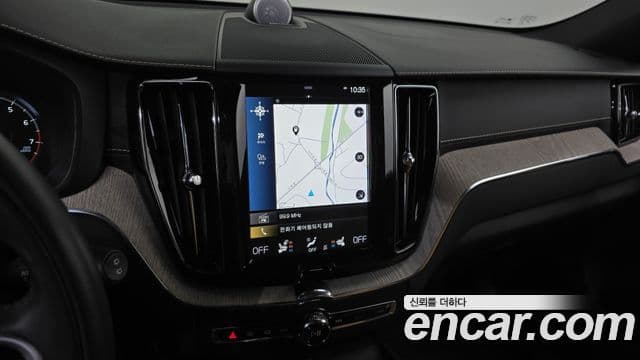 Volvo XC60 2019 — ფოტო 14/20