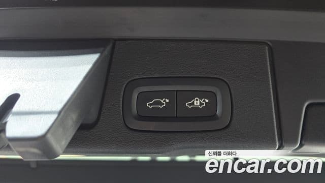 Volvo XC60 2019 — фото 20 из 20