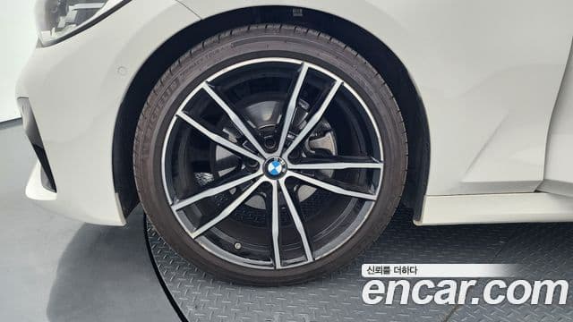 BMW 3 Series 2021 — ფოტო 5/20