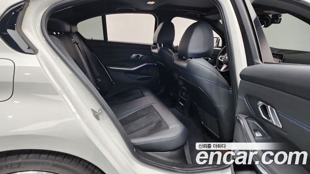 BMW 3 Series 2021 — ფოტო 12/20