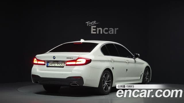 BMW 5 Series 2020 — ფოტო 2/20