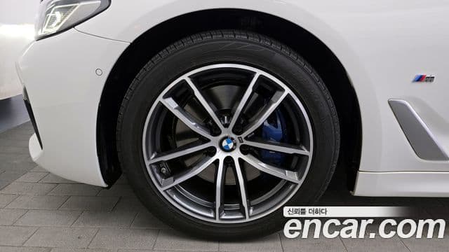 BMW 5 Series 2020 — ფოტო 5/20