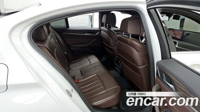 BMW 5 Series 2020 — ფოტო 12/20