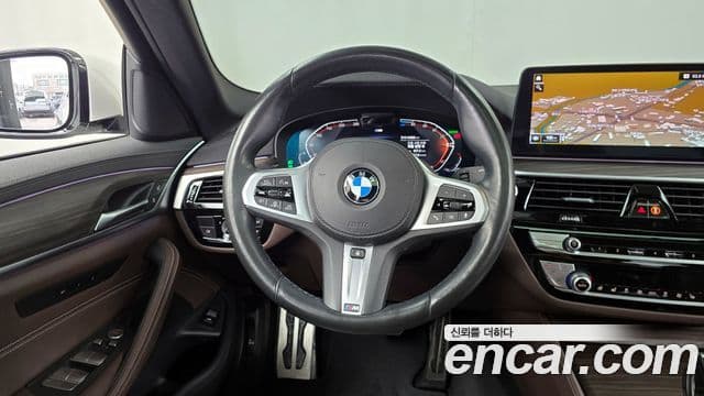 BMW 5 Series 2020 — ფოტო 13/20