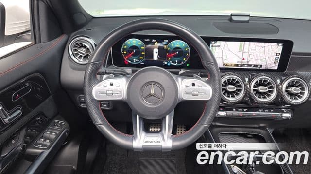 Mercedes-Benz GLB-Class 2020 — Photo 13/20