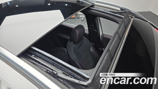 Mercedes-Benz GLB-Class 2020 — ფოტო 19/20