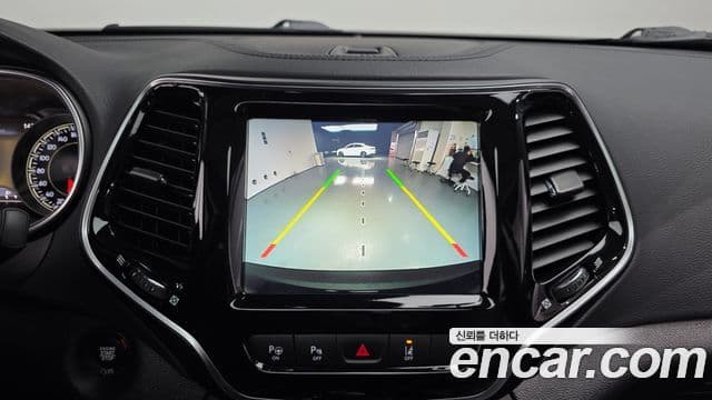 Jeep Cherokee 2021 — Şəkil 14/20