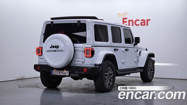 Jeep Wrangler 2021 — ფოტო 1/20