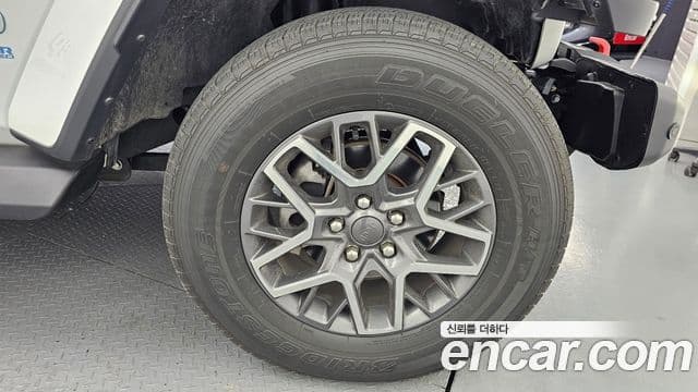 Jeep Wrangler 2021 — Şəkil 5/20