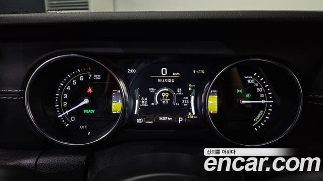 Jeep Wrangler 2021 — ფოტო 17/20