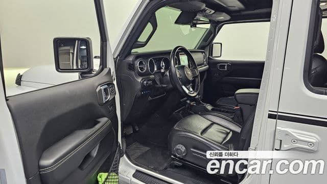 Jeep Wrangler 2021 — Şəkil 10/20