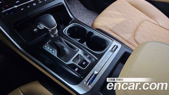 Kia Carnival 2023 — фото 9 из 20