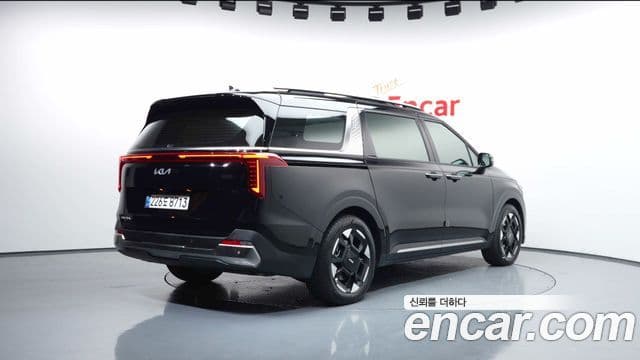 Kia Carnival 2024 — ფოტო 2/20
