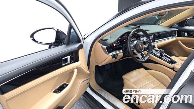 Porsche Panamera 2018 — ფოტო 11/20