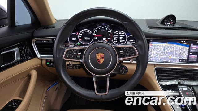 Porsche Panamera 2018 — ფოტო 13/20