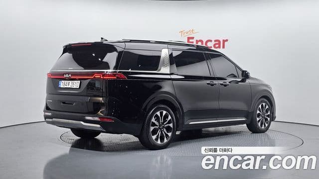 Kia Carnival 2022 — ფოტო 2/20