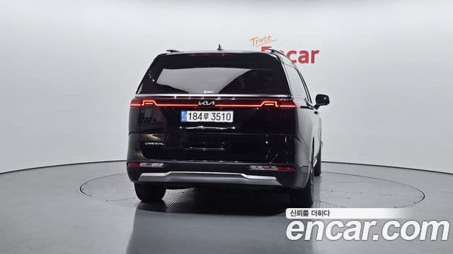Kia Carnival 2022 — ფოტო 4/20