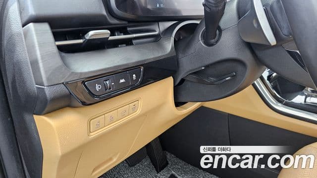 Kia Carnival 2022 — ფოტო 16/20