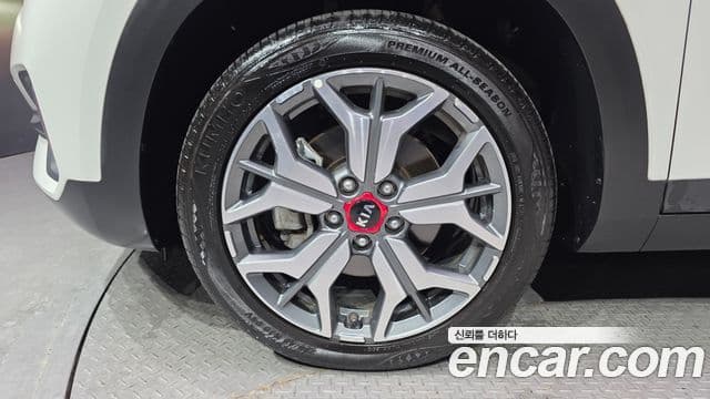 Kia Seltos 2020 — ფოტო 5/20