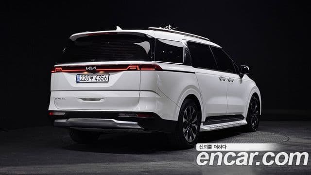 Kia Carnival 2021 — ფოტო 2/20