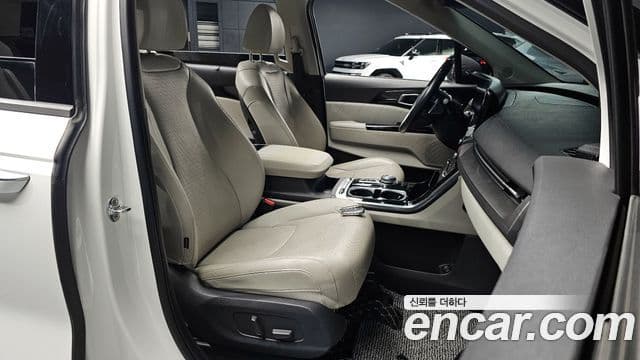 Kia Carnival 2021 — ფოტო 10/20