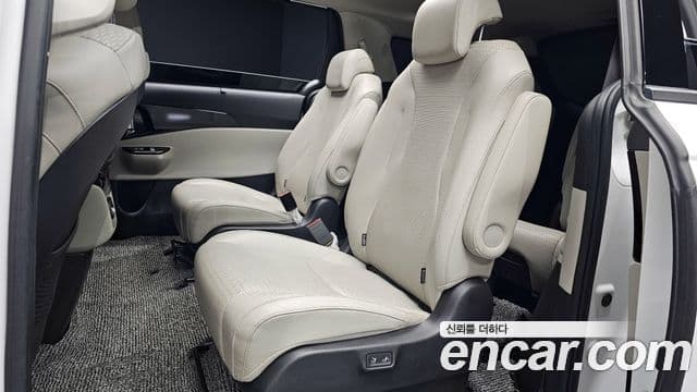 Kia Carnival 2021 — ფოტო 12/20
