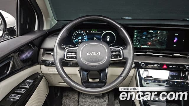 Kia Carnival 2021 — ფოტო 13/20