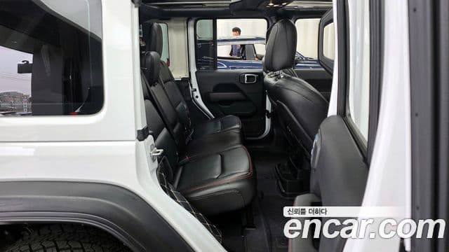 Jeep Wrangler 2021 — Şəkil 12/20