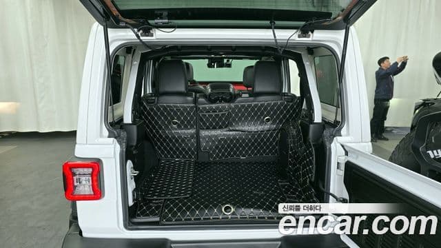 Jeep Wrangler 2021 — Şəkil 20/20