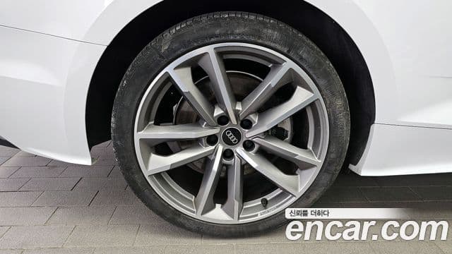 Audi A5 2022 — ფოტო 5/20