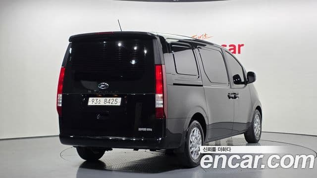 Hyundai Staria 2021 — ფოტო 17/20