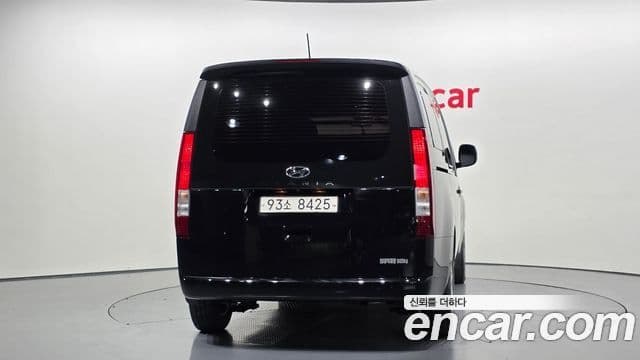 Hyundai Staria 2021 — ფოტო 7/20