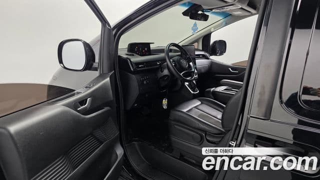 Hyundai Staria 2021 — ფოტო 9/20