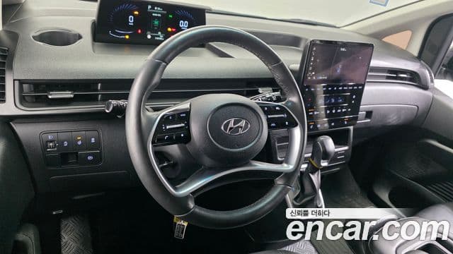 Hyundai Staria 2021 — ფოტო 18/20