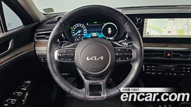Kia K5 2022 — ფოტო 13/20