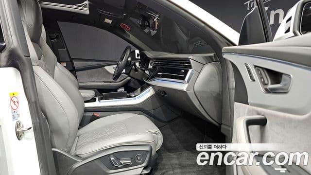 Audi Q7 2020 — Şəkil 10/20