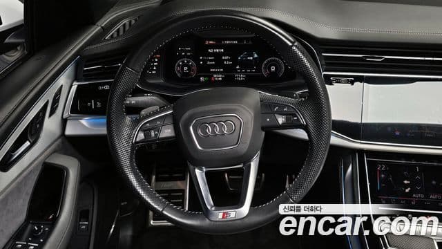 Audi Q7 2020 — Şəkil 13/20
