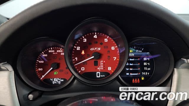 Porsche Macan 2021 — Şəkil 8/20