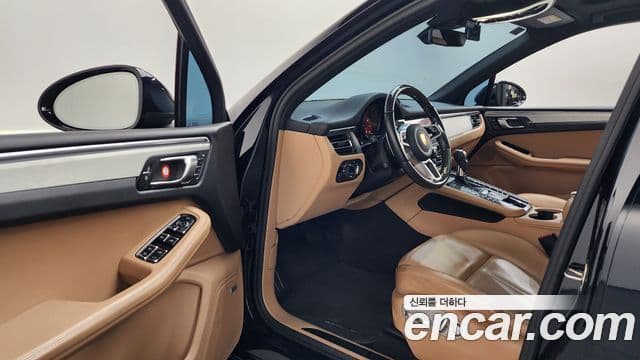Porsche Macan 2021 — Şəkil 10/20