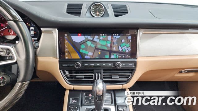 Porsche Macan 2021 — Şəkil 14/20