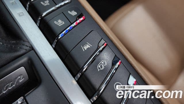Porsche Macan 2021 — Şəkil 16/20