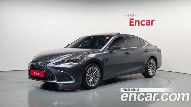 Lexus ES300h 2024 — Photo 19/20