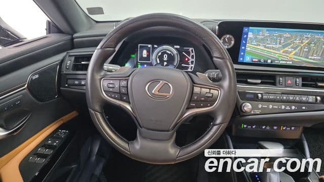 Lexus ES300h 2024 — Photo 3/20