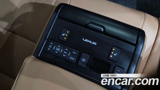 Lexus ES300h 2024 — Photo 5/20