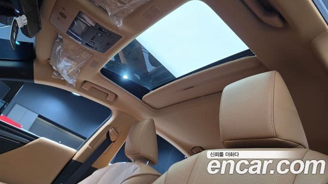 Lexus ES300h 2024 — Photo 6/20